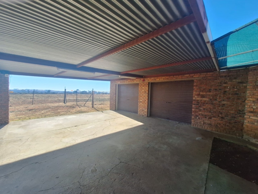 3 Bedroom Property for Sale in Bloemfontein Rural Free State